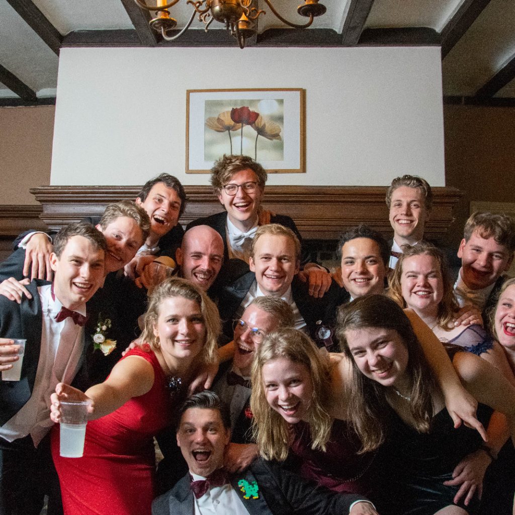 Demos Gala Volkomen Volmaakt